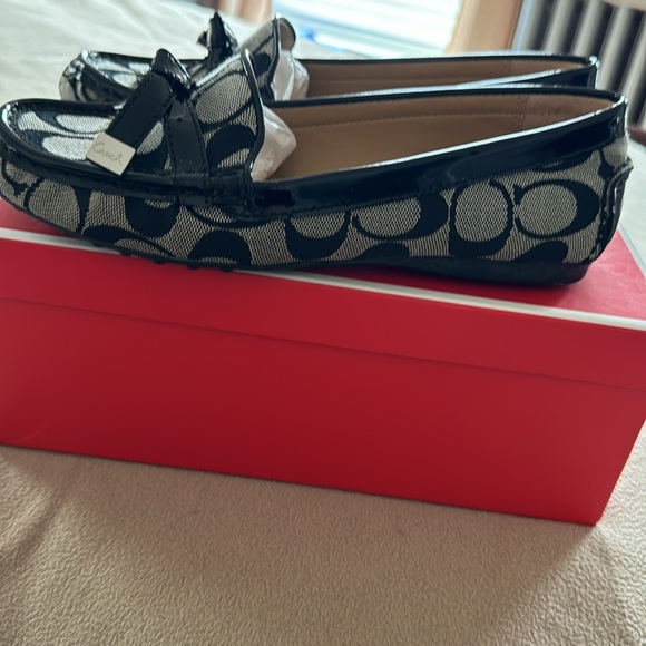 NWT Coach Frida Signature Patient Loafers - Picture 2 of 4